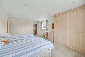 Principal bedroom- click for photo gallery